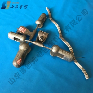 防震金具